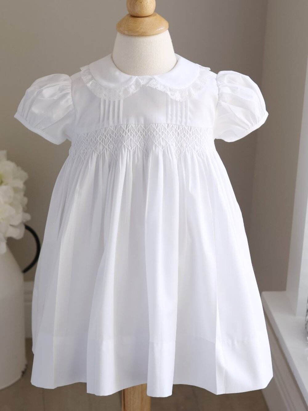 White Smocked Heirloom Dress Flower Girl Pintucks Lace Special Occasion NWT - Picture 5 of 5